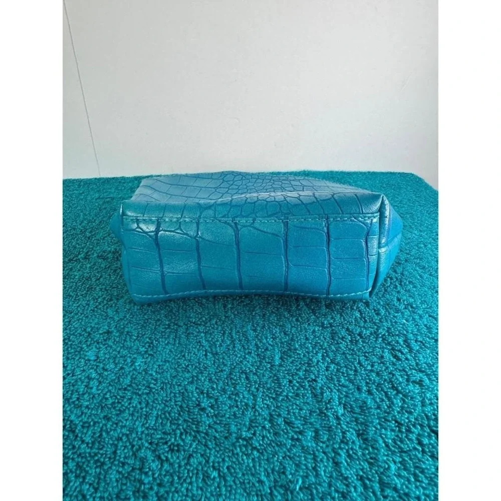 Elizabeth Arden Teal Croc Embossed Cosmetic Makeup Bag Pouch
